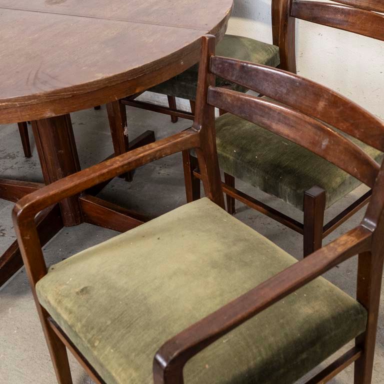 Mesa de comedor circular con butacas y sillas danesas - imagen 2