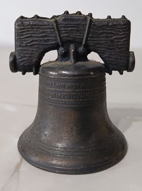 Réplica de la Campana de la Libertad en Metal Bronceado - imagen 3