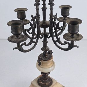 Par de Candelabros de Bronce y Alabastro Estilo Clásico - imagen 3