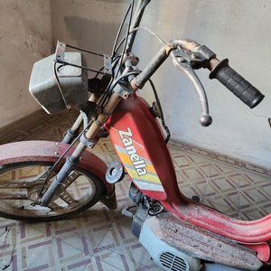 Motoneta Zanella Roja para Repuestos - imagen 3