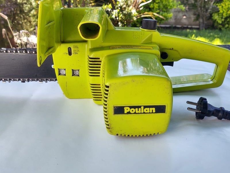 Motosierra eléctrica Poulan como nueva