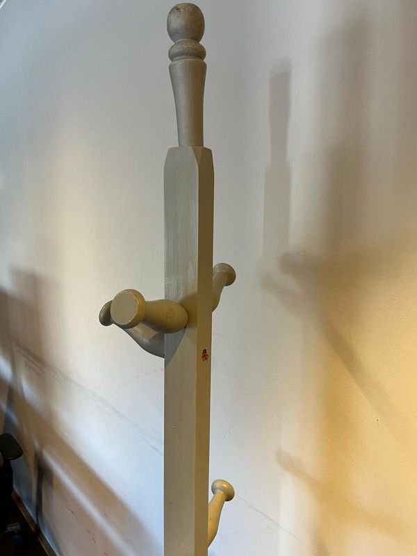 Perchero de madera para guardar ropa - imagen 3