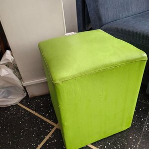 Puff Cubo Verde Tapizado - imagen 3