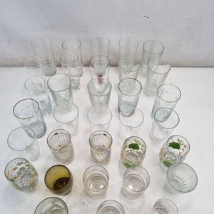 Lote de 33 Vasos Surtidos con Decoraciones Variadas - imagen 3