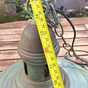 Antigua Lámpara de Techo de metal con pantalla amplia color verde patinado, portalámpara, cadena y cableado - Medidas: Alto 34 cm x Diámetro 42 cm - imagen 8