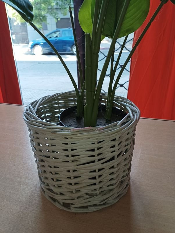 Florero de mimbre pequeño de mesa - imagen 2