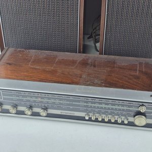 Equipo de Audio Philips: Radio y Tocadiscos Vintage con Parlantes - imagen 3