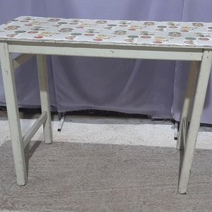 Lote siguiente: Mesa de Cocina Vintage con Tapa Decorada con Frutas