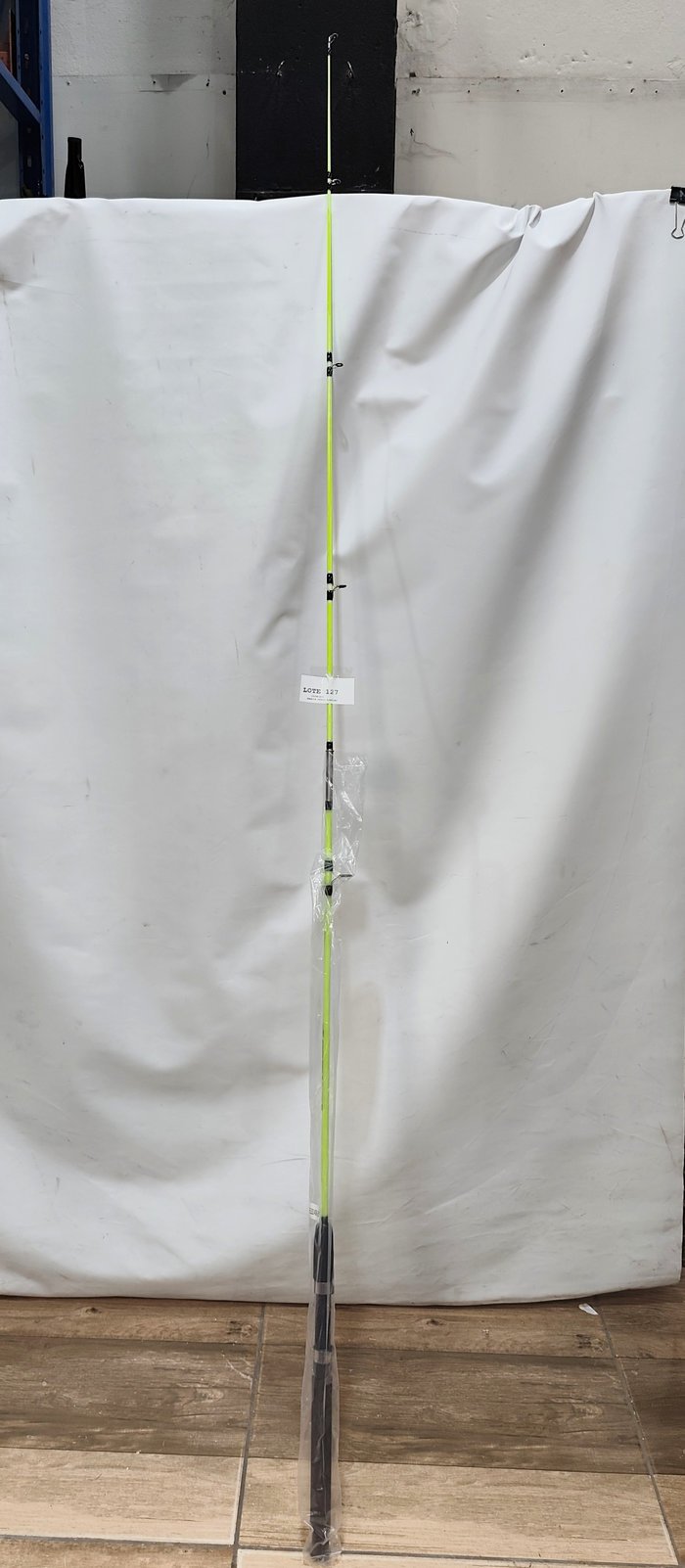 Caña de pesca en fibra maciza con porta reel - imagen 3