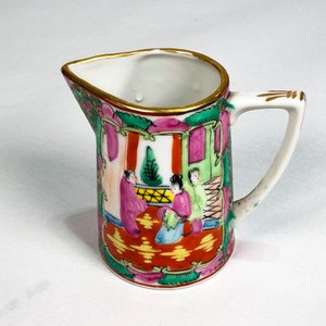 Jarra de Porcelana Oriental con Escenas y Flores - imagen 3
