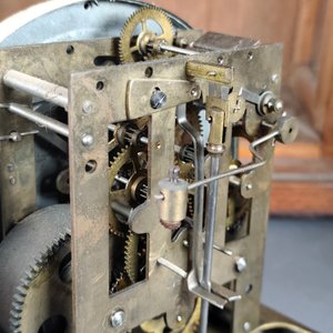 Antiguo Reloj de Pared Alemán Junghans con Carillón, Llave y Péndulo - imagen 7