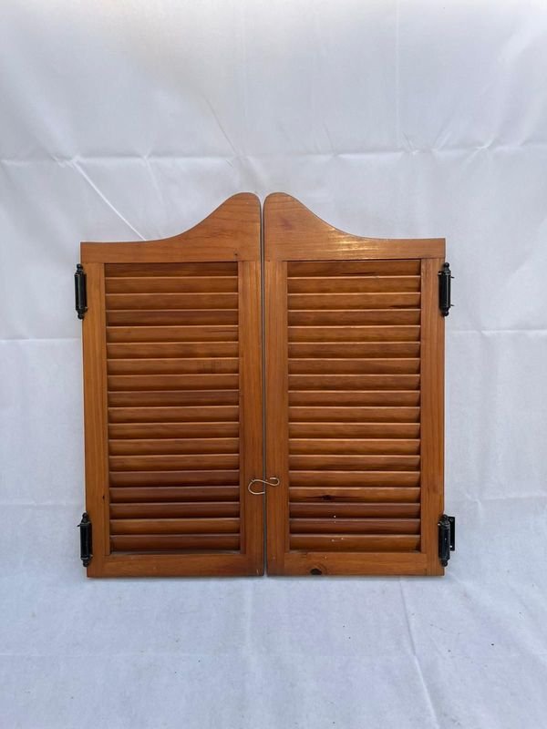 Puertas de madera antigua con diseño clásico - imagen 5