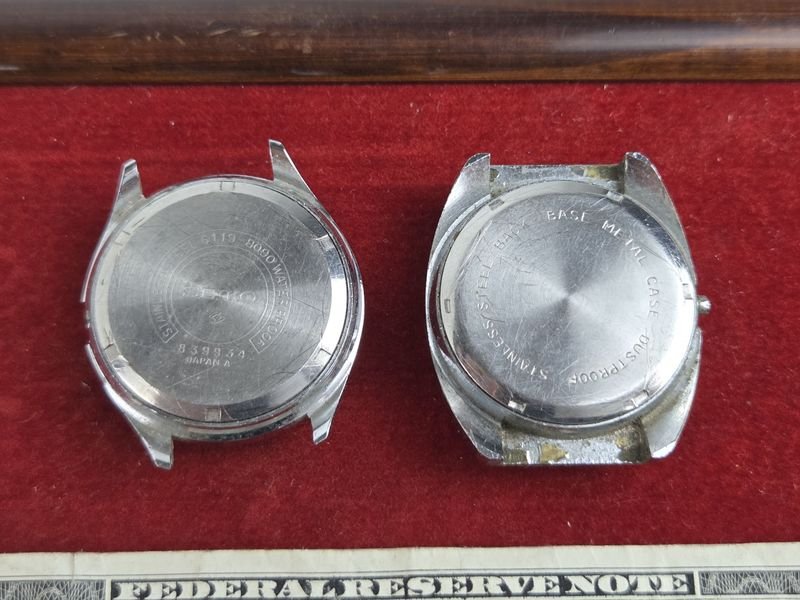 Relojes y billete de un dólar en venta - imagen 5