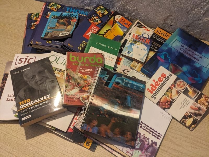 Colección de libros y revistas en español - imagen 2