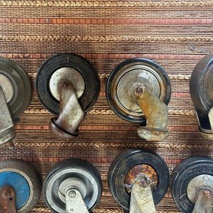 Lote siguiente: Lote de 10 Ruedas Giratorias Metálicas y de Goma