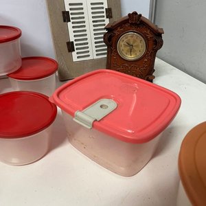 Lote de 18 piezas: Tupperware, exprimidor, reloj y portarretrato - imagen 4
