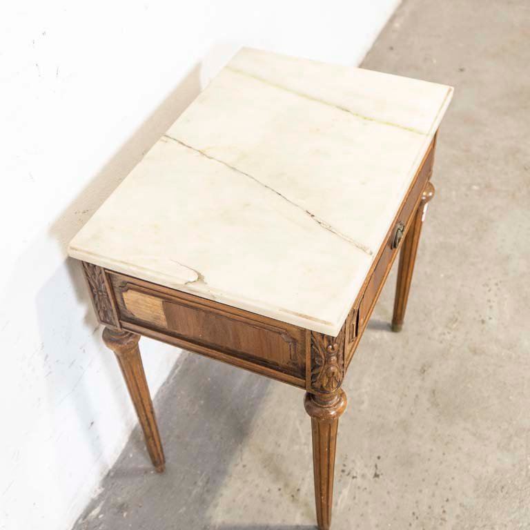 Mesa de luz inglesa con tapa de mármol y cajón - imagen 2