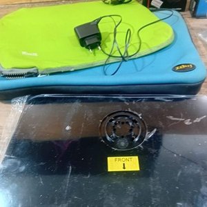 Lote de Accesorios Tecnológicos: Mini Cámara, Bases de Pantalla, Fundas de Celular y Más - imagen 2