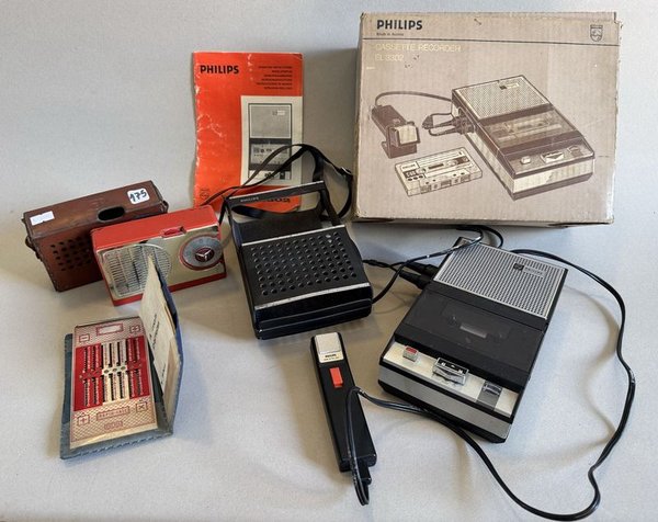 Radio spika , grabador philips y calculadora