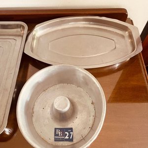 Set de 4 Fuentes y Budinera Metálicas - imagen 3