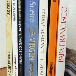 Lote de 7 Libros Religiosos: Papa Francisco, Juan Pablo II, y más - imagen 2