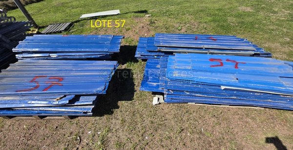 Lote de Chapa Metálica Azul para Construcción