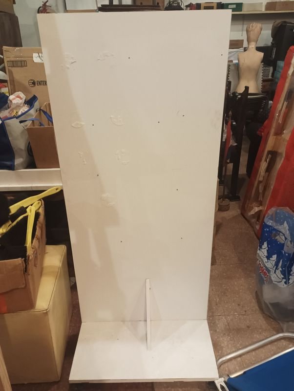 Lote anterior: Exhibidor y campana de madera para exhibición