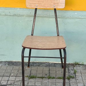Sillas y Taburetes de Madera en Tonos Celestes y Verdes - imagen 4