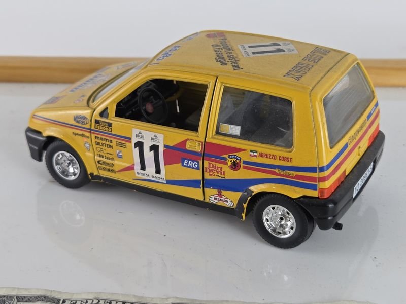 Fiat marca Burago escala 1-24 juguete de coche - imagen 4