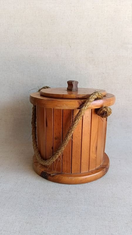 Conservadora de Madera Estilo Rústico con Tapa y Cuerda - imagen 1