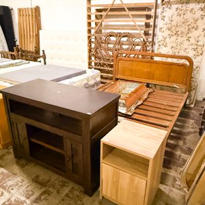 Muebles de Dormitorio y Sala de Estar: Cama, Mesa de TV y Mesita de Luz - imagen 2