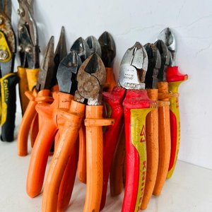Lote anterior: Lote de Alicates, Tijeras de Chapa y Otras Herramientas Manuales