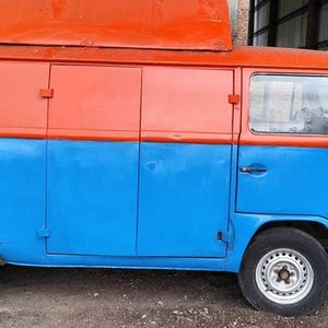 Foodtruck Volkswagen Kombi Azul y Naranja con Caja de Acero Inoxidable - imagen 10