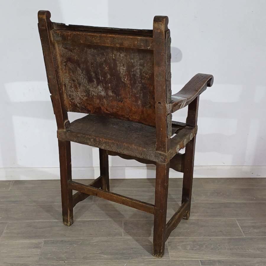 Sitial del siglo XVIII en madera y cuero con diseño campestre - imagen 11