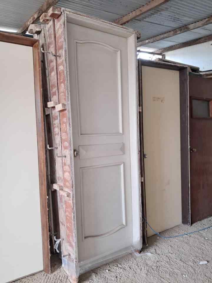 Puerta Interior Blanca Estilo Clásico