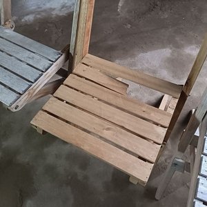 Lote de 3 Sillas Plegables de Madera con Detalles - imagen 4