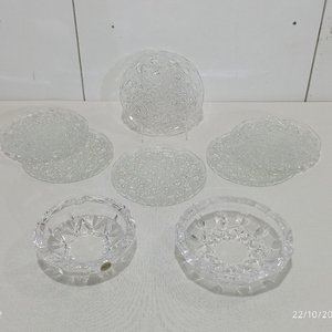 Set de 8 piezas de cristal labrado: 6 platos de postre y 2 ceniceros italianos - imagen 1
