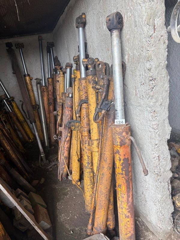 Lote de Cilindros Hidráulicos Usados para Maquinaria - imagen 1
