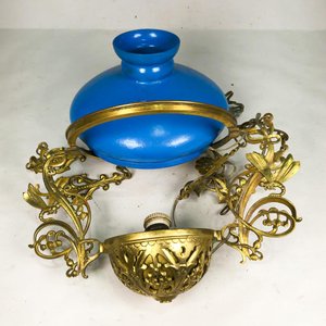 Lote siguiente: Colgante de Bronce con Pantalla Azul Pintada y Detalles de Insectos