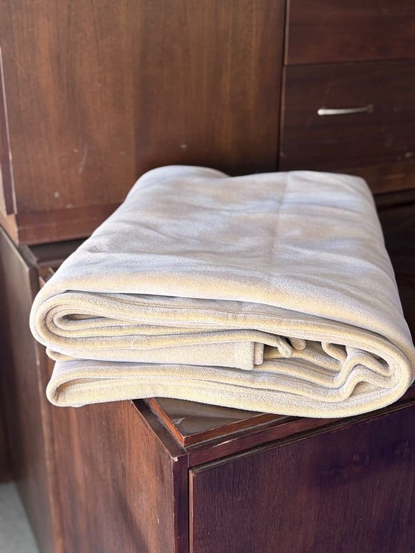 Manta Polar Beige Liviana 230x220 cm