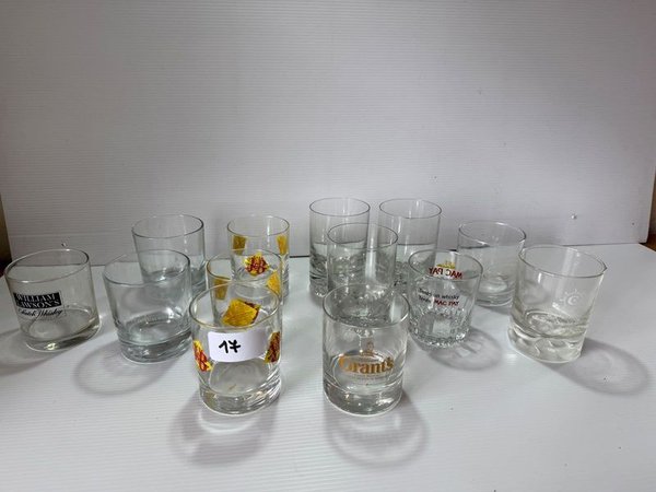 Lote de 13 Vasos de Whisky de Colección - imagen 1