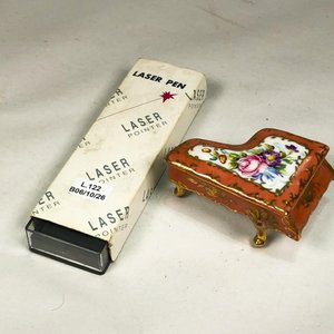 Piano Alhajero de Porcelana Limoges y Rayo Láser Pen - imagen 1