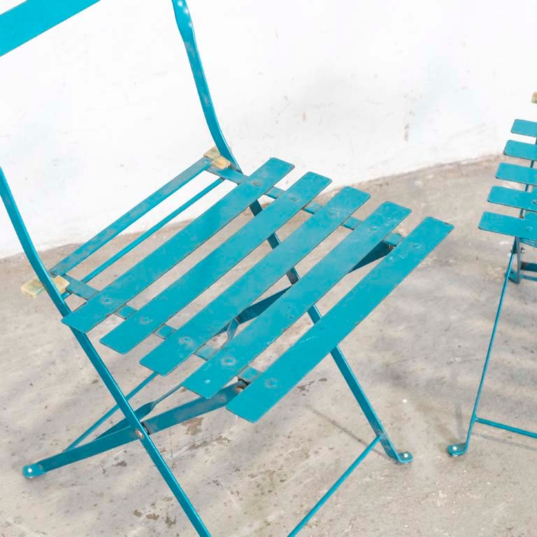 Sillas plegables de metal turquesa en buen estado - imagen 2