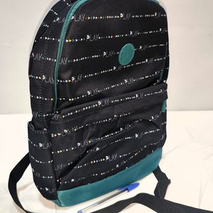Lote anterior: Mochila Escolar "Play" Azul con Múltiples Compartimentos, Nueva