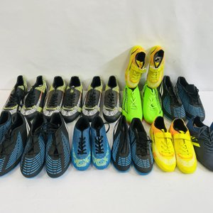 Doce Pares de Championes de Fútbol y Fútbol 5 - Talles Variados - imagen 1