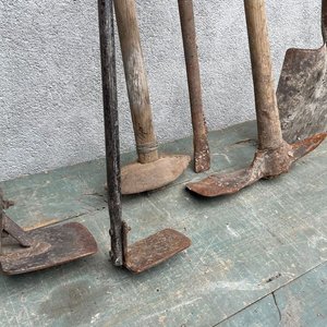Lote de Herramientas de Jardinería y Campo: Pala, Pico, Piqueta y Azadas - imagen 2