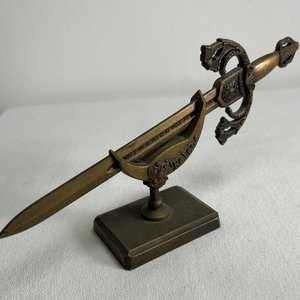 Lote anterior: Abrecartas Español Estilo Espada Antigua Bronce 20cm