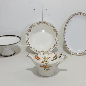 Lote de Loza y Porcelana Inglesa: Tetera, Compotera, Fuente Ovalada y Frutera - imagen 2