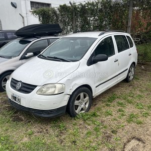 Lote de Ropa, Accesorios de Moda y Vehículo Volkswagen Suran - imagen 10
