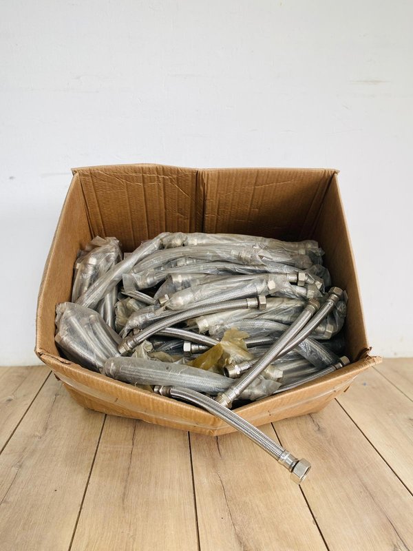 Paquetes de tubos metálicos en caja - imagen 3